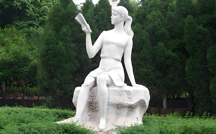 千年匠心，傳世之美——優(yōu)藝雕塑定制人物石雕藝術(shù)