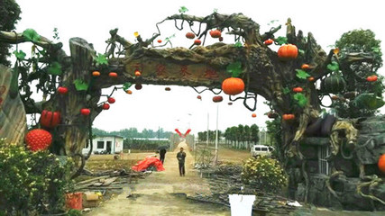 假樹大門_生態(tài)園假樹大門,顛覆傳統(tǒng)裝飾給您不一樣的美